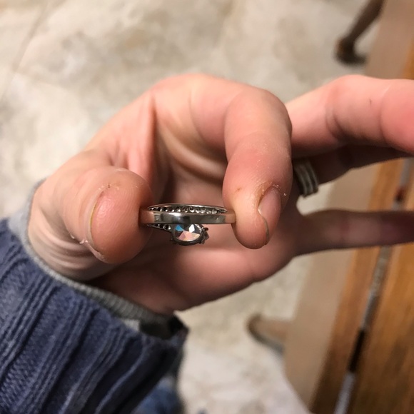 GORGEOUS RING!!!! - Picture 3 of 3